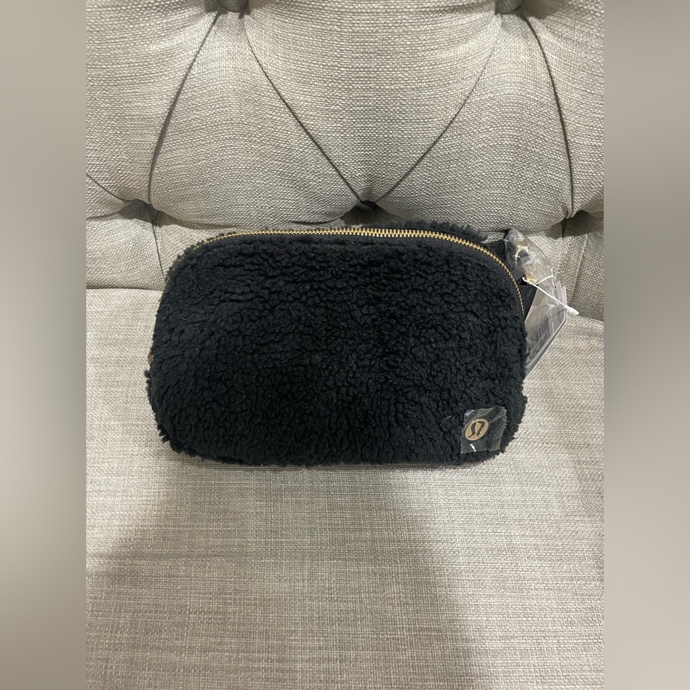 Lululemon Everywhere Belt Bag 1L Fleece Black